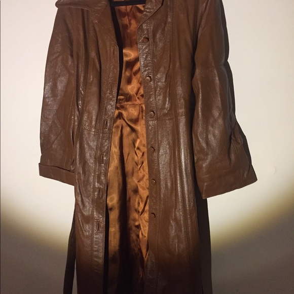 Chic leather coat for fall/winter - Picture 3 of 4